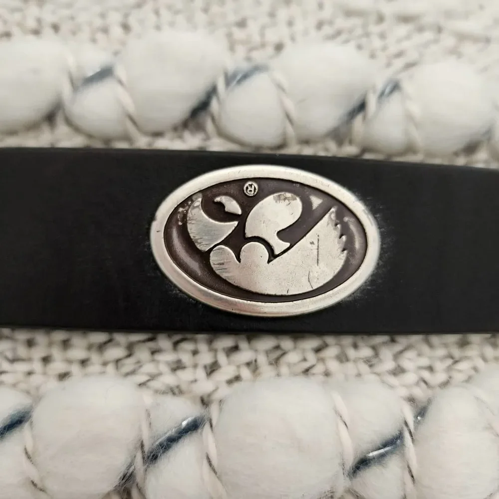 Iowa Hawkeyes Black Leather Belt with metal ornaments around belt‎ Size 34